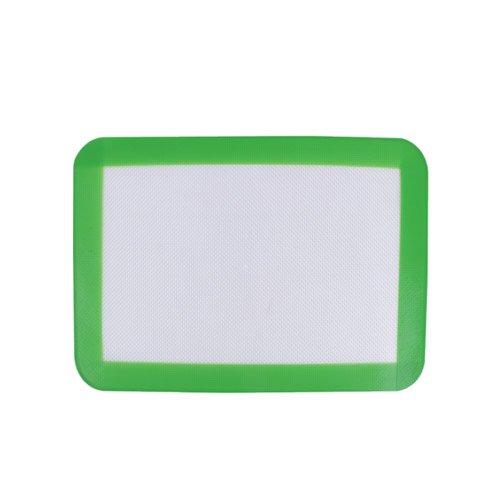 Silicone baking mat with glass fiber inside